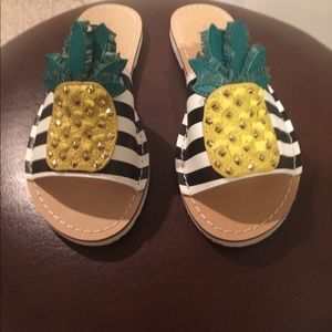 Kate Spade pineapple sandals 8m sold out $168